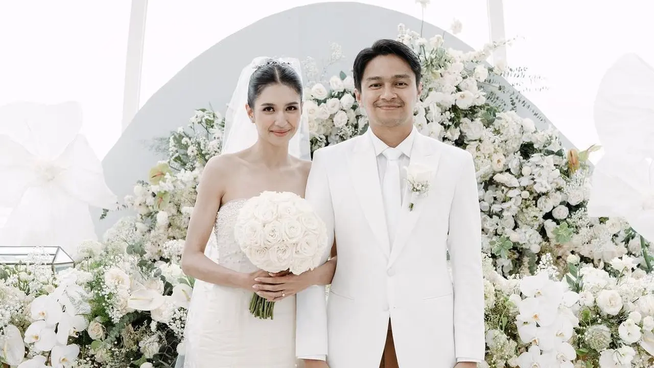Potret Mikha Tambayong Berbalut Gaun Pengantin Milik Sang Ibu Saat Menikah dengan Deva Mahendra