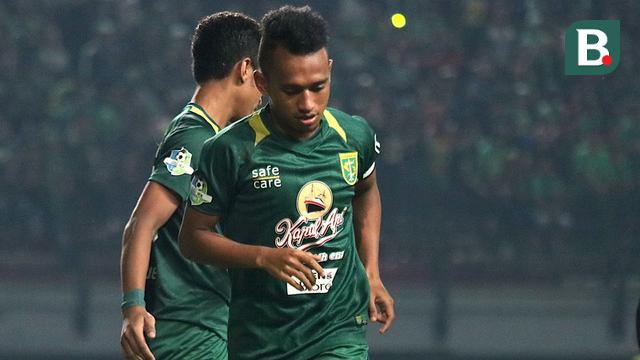 Irfan Jaya dan Osvaldo Haay (Persebaya Surabaya)