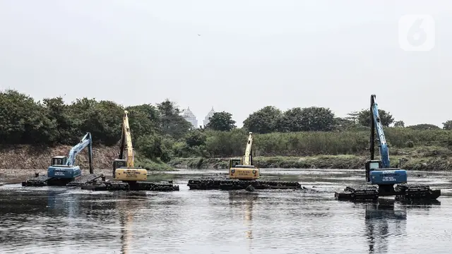 Gerebek Lumpur Waduk Ria Rio