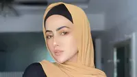 Top 3 Berita Hari Ini: Ragam Penampilan Berhijab Sana Khan Usai Putuskan Hijrah