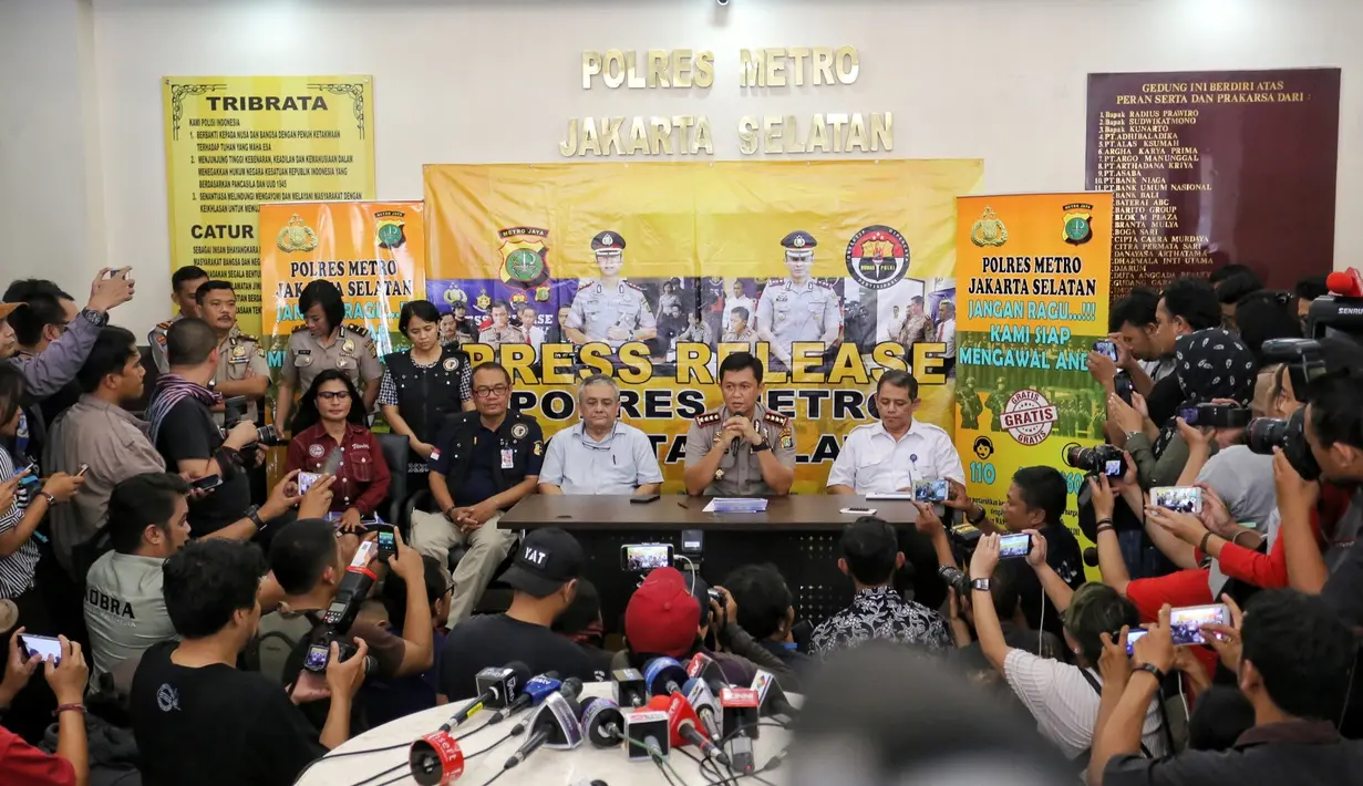 Setelah empat hari Marcello Tahitoe ditangkap, polisi memberikan keterangannya. Kombes Pol Iwan Kurniawan Kapolres Jakarta Selatan, menjelaskan terkait penundaan lantaran penyidik masih melakukan pendalaman terhadap kasusnya. (Adrian Putra/Bintang.com)