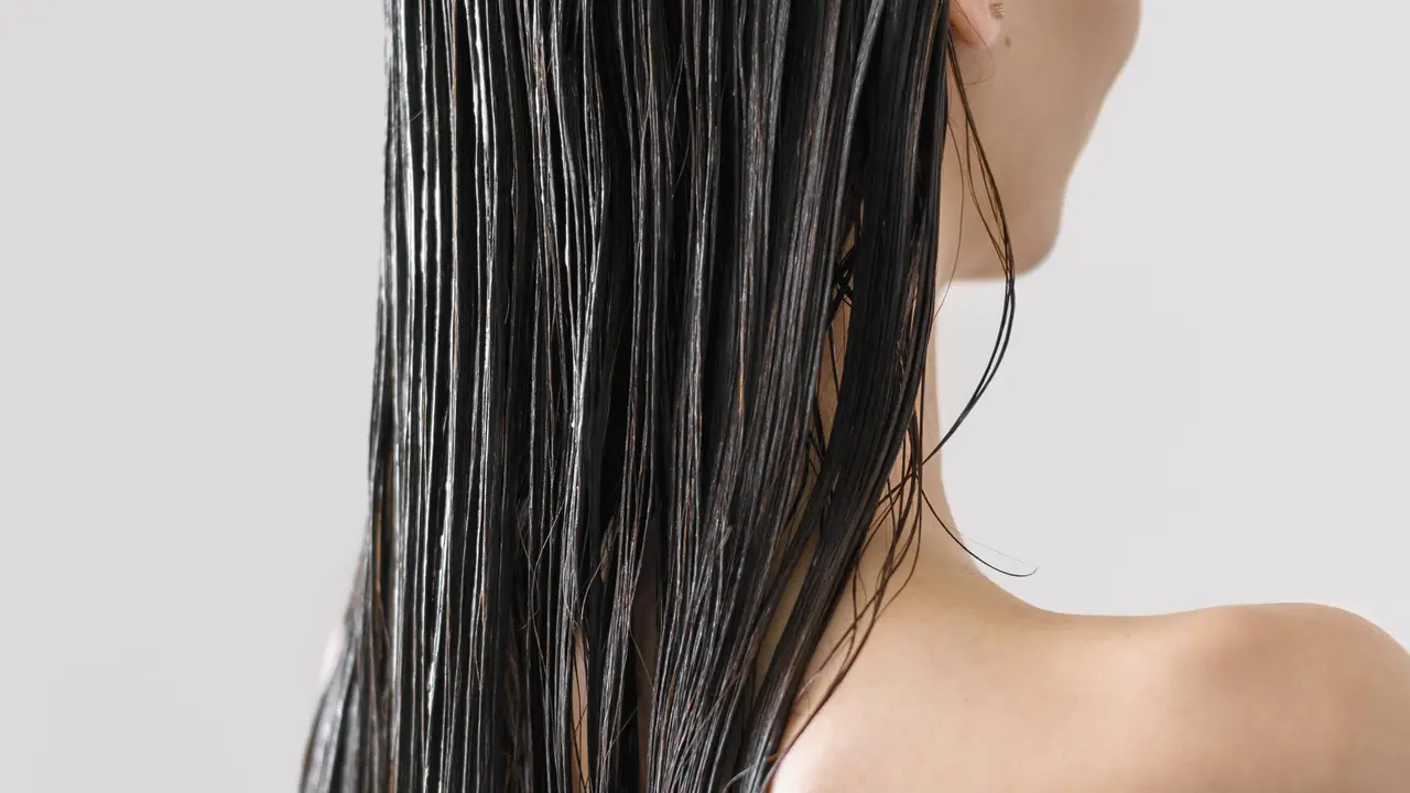 Ilustrasi Rambut Basah