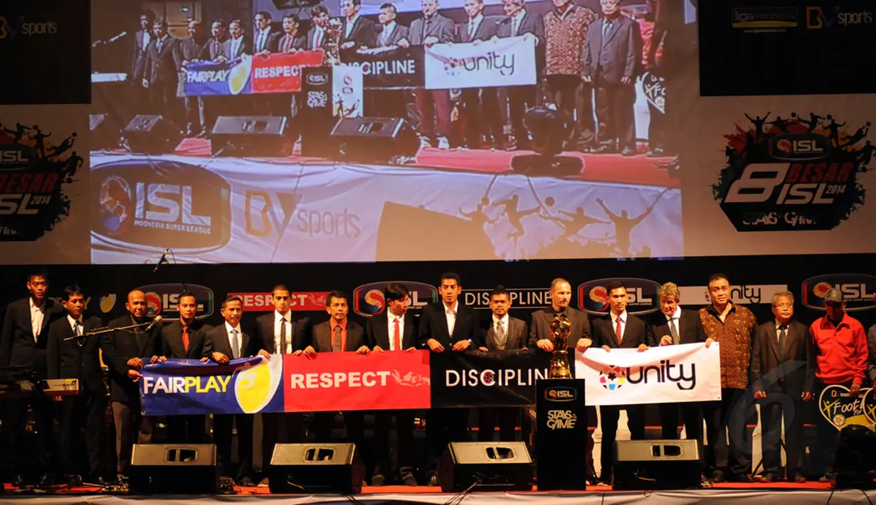 Sejumlah pemain dan pelatih tim ISL hadir dalam Gala Dinner Jelang Bergulirnya Babak 8 Besar ISL di Jakarta, (1/10/2014). (Liputan6.com/Helmi Fithriansyah)