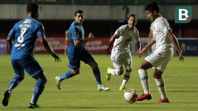 FOTO: Laga Spesial Kim Kurniawan saat Lawan Mantan Klubnya di Piala Menpora 2021