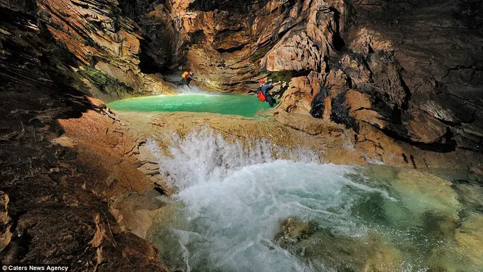 Bertandang ke 5 Gua Mengagumkan di Malaysia