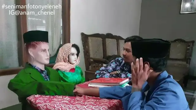 6 Potret Absurd Orang Nikah dengan Benda Mati Ini Bikin Geleng Kepala
