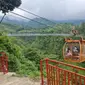 Jembatan gantung dan gondola di Dusun Girpasang, Desa Tegalmulyo.