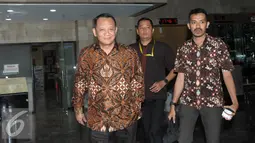 Sekretaris MA, Nurhadi Abdurrachman usai diperiksa KPK, Jakarta, Selasa (24/5). Nurhadi diperiksa sebagai saksi terkait pengusutan kasus dugaan suap pendaftaran peninjauan kembali (PK) di Pengadilan Negeri Jakarta Pusat. (Liputan6.com/Helmi Afandi)