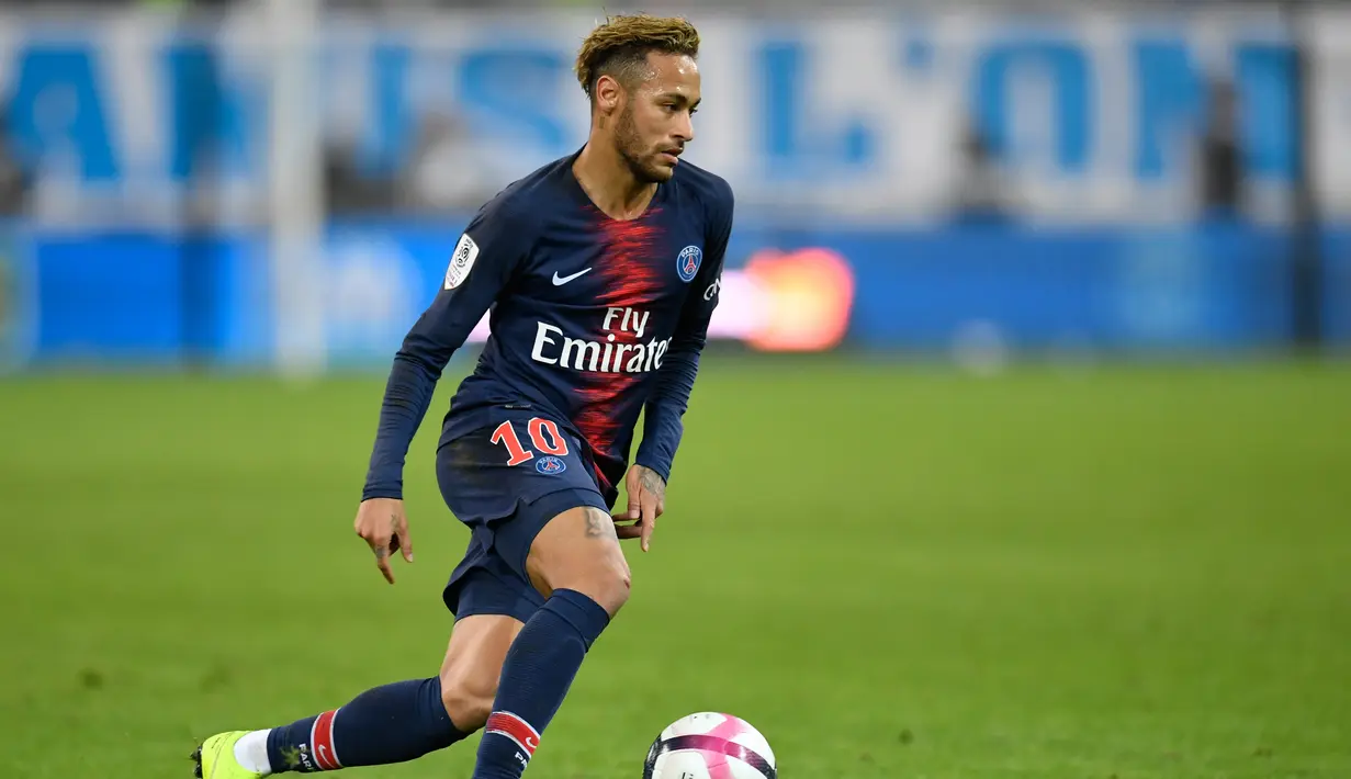 3. Neymar (PSG) - 10 gol dan 5 assist (AFP/Frank Fife)