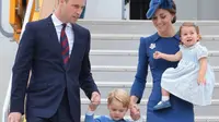 Pangeran William dan Kate Middleton bersama dua anaknya, George dan Charlotte (The Hollywood Life)