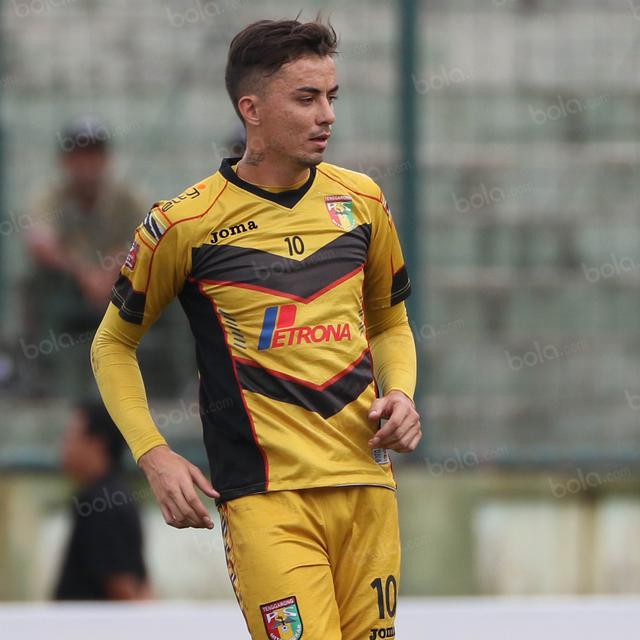 Jamu Bhayangkara Su Mitra Kukar Tanpa 2 Pemain Brasil Indonesia Bola Com