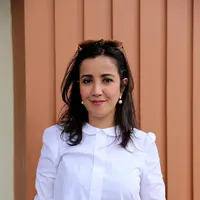 "Ya sedih lah pasti, pernikahan itu kan harus menjalani dengan baik. Berarti ini bukan jodoh saya, jodoh saya cuma sampai di PA Jaksel," aku Andi Soraya yang tetap tampil modis di sidang perceraiannya. (Andy Masela/Bintang.com)