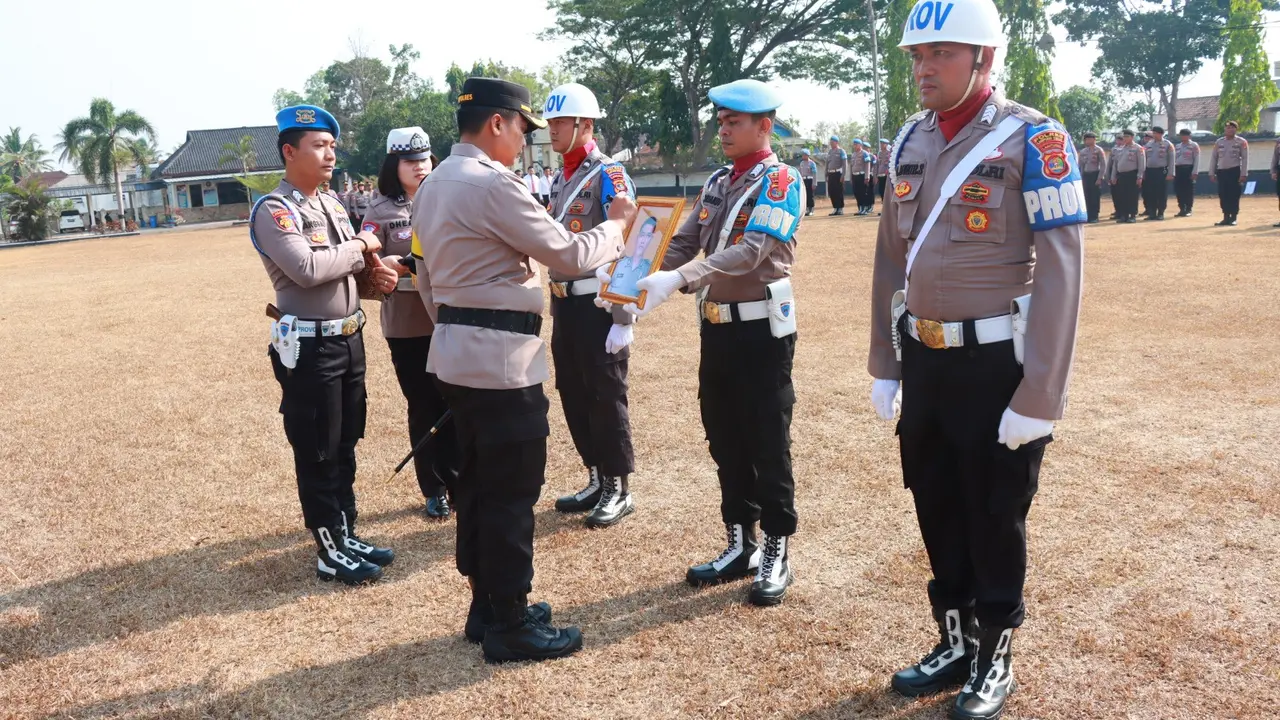 Upacara PTDH Bripka Riki Agus Muzakir