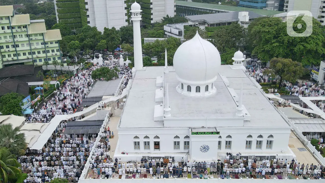 Sholat Idul Adha di Masjid Agung Al-Azhar