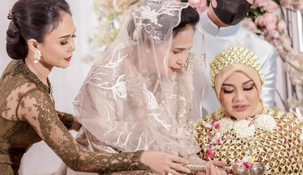 Tujuh bulanan Aurel Hermansyah (Instagram/ashanty_ash)