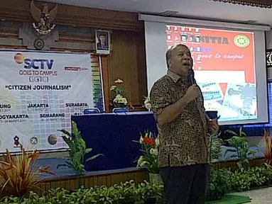 Citizen6, Denpasar: Pemimpin redaksi Liputan 6, Don Bosco Salamun menjadi pembicara dalam workshop Citizen Jurnalism di Kampus Udayana,Denpasar. (Pengirim: Edowardo)