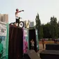 Duncan Shaw meramaikan opening ceremony Asian Para Games 2018. (Liputan6.com/Cakrayuri Nuralam)