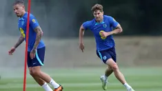 Timnas Inggris langsung menggeber latihan usai kemenangan 4-0 atas Malta pada laga Grup C Kualifikasi Euro 2024,  16 Juni 2023 lalu. Pasukan Gareth Southgate bersiap menghadapi laga berikutnya menghadapi Makedonia Utara yang dijadwalkan berlangsung pada 20 Juni 2023 mendatang. Beberapa pemain asal Manchester City yang tergabung dalam skuad Three Lions tampak berlatih di Carrington Training Ground, markas latihan milik sang rival, Manchester United, Sabtu (17/6/2023) waktu setempat. (FB/England Football Team)