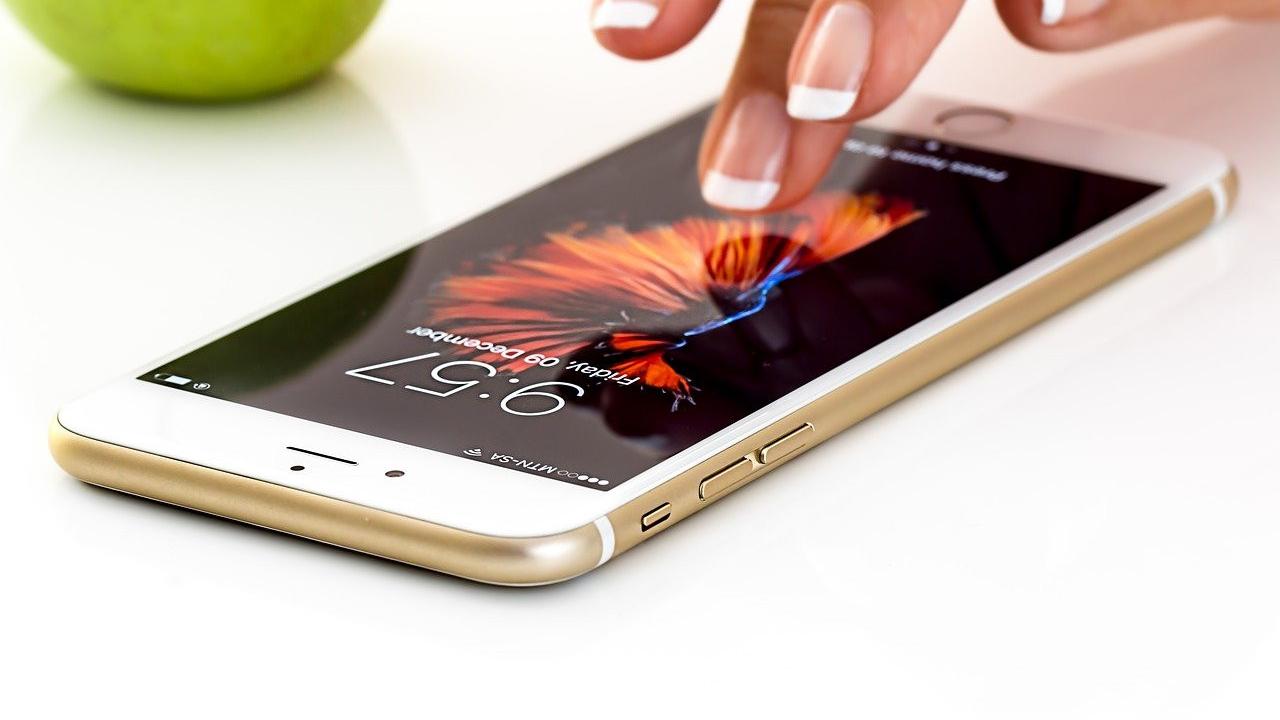 Ilustrasi Layar Smartphone, Layar Ponsel