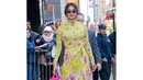 Uniknya Priyanka Chopra malah heran ketika banyak orang yang mengenali dirinya. Sepertinya ia belum biasa mendapat perhatian yang luar biasa dari publik. (Foto: instagram.com/priyankachopra)