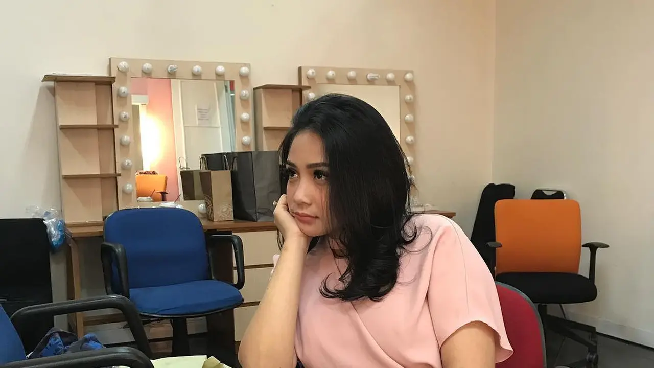 Pengin Punya Rambut Tebal Ala Nagita Slavina? Ikuti 4 Cara Ini!