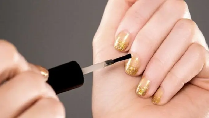 Ini yang Terjadi Usai Pakai Kuteks Selama 10 Jam