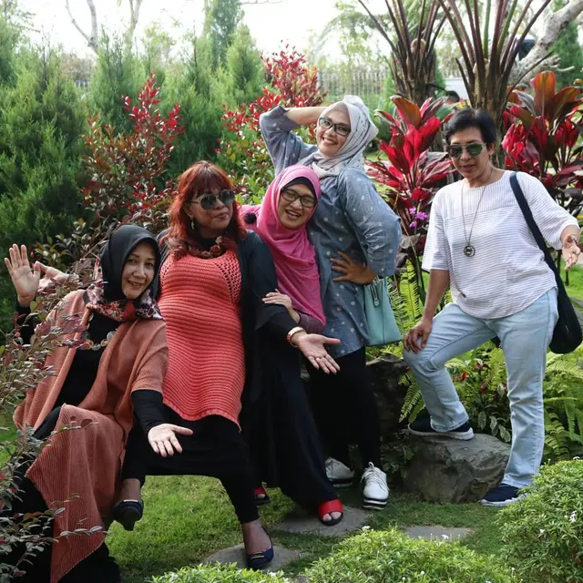 Momen Bersama dengan Teman-Teman Layaknya ABG