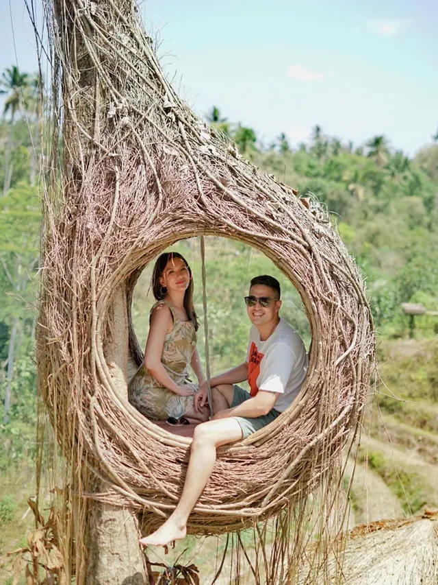 6 Potret Marcel Chandrawinata dan Istri Saat Liburan di Bali, Romantis
