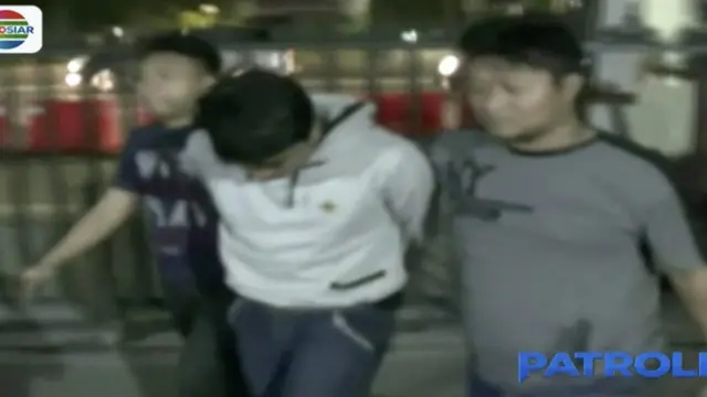 Sejak menjadi pelaku tunggal penjambretan di Cempaka Putih, tersangka terus bersembunyi dari satu tempat ke tempat lain untuk menghindari kejaran polisi.