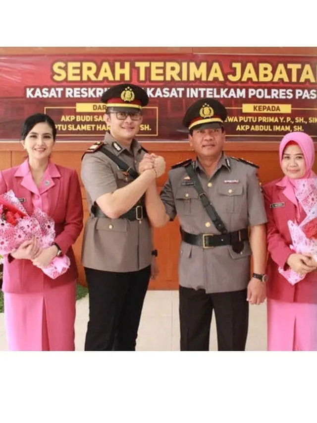 Jarang Muncul di TV, Ini 6 Potret Kadek Devi Kumpul dengan Ibu Bhayangkari