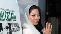 Ayahanda Penyanyi Fryda Lucyana Meninggal Dunia karena Covid-19