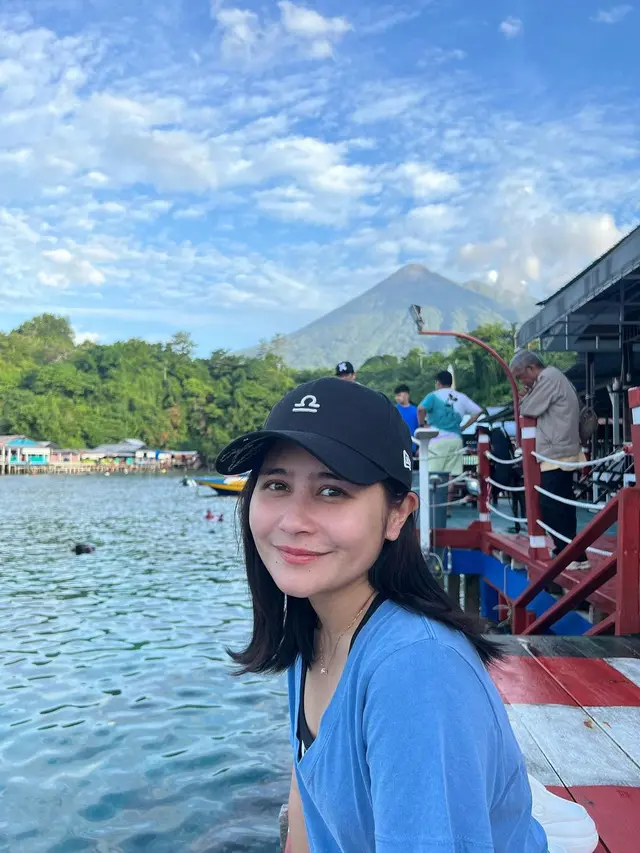 7 Potret Seru Liburan Prilly Latuconsina ke Ternate, Seru Nyamar Jadi Ikan