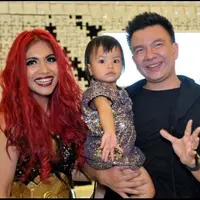 Sidang cerai perdana Denada bakal digelar di Pengadilan Agama Jakarta Selatan 3 Agustus 2015 mendatang. Sebelum menghadapi sidang, Denada menenangkan diri lebih dulu di Banyuwangi, Jawa Timur.