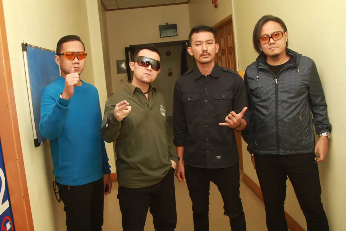 The Fly feat Rio Dewanto