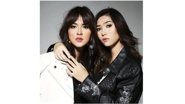 Potret Kedekatan Raisa dan Isyana Sarasvati (sumber: instagram/@isyanasarasvati)