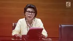 Wakil Ketua KPK Basaria Panjaitan memberi keterangan pers di Gedung KPK, Jakarta, Rabu (21/3). KPK menetapkan Wali Kota Malang Moch Anton dan 18 anggota DPRD Kota Malang sebagai tersangka. (Liputan6.com/Herman Zakharia)