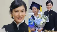 Dian Sastrowardoyo tampil elegan serta anggun saat hadir di wisuda sang anak. Ia pun tampil bak putri Keraton.  (@therealdisastr)