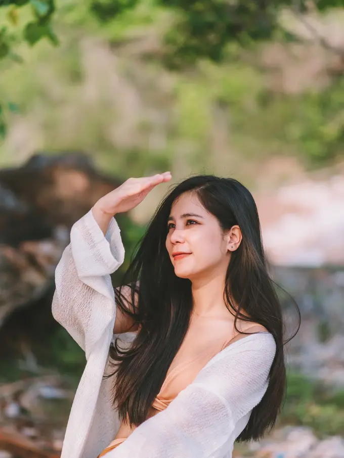 perempuan cantik senyum