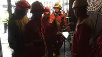 Petugas Dinas Kebakaran dan Penanggulangan Bencana Kota Bandung mendatangi TKP ledakan gas. (Dok. Diskar PB Kota Bandung)