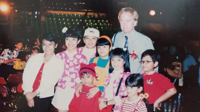 Potret Jadul Leony Trio Kwek Kwek Bareng Sesama Mantan Artis Cilik (Foto: Instagram/@leonyvh)