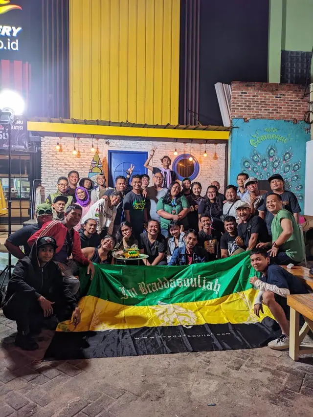 Souljah bersama dengan Braddasouljah dari berbagai wilayah