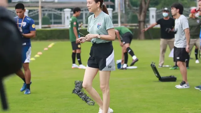 6 Potret Madam Pang Manajer Timnas Thailand, Crazy Rich yang Janji Beri Hadiah Fantastis