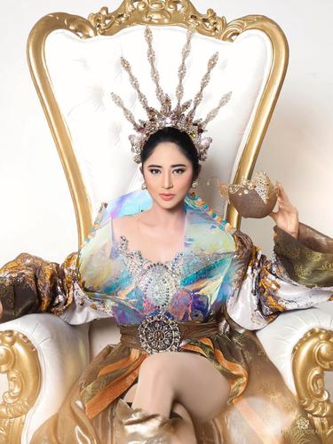 Gaya Dewi Perssik saat Pemotretan Single Terbaru (sumber: instagram/fdphotography90)