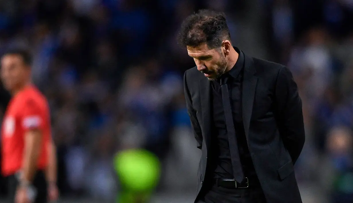 Atletico Madrid juga menjadi satu-satunya tim asal Spanyol yang menjadi juru kunci fase grup Liga Champions musim ini. Mereka hanya mengoleksi 5 poin dengan sekali kemenangan, 2 kali imbang, dan 3 kali kalah. (AFP/Miguel Riopa)