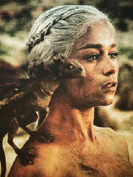 Emilia Clarke berhasil menyatukan sejumlah hal yang bertentangan, membuat mereka natural, kecantikan dan ketangguhan, emosionalisme dengan tekad berdarah dingin. (Via Instagram/@emilia_clarke)