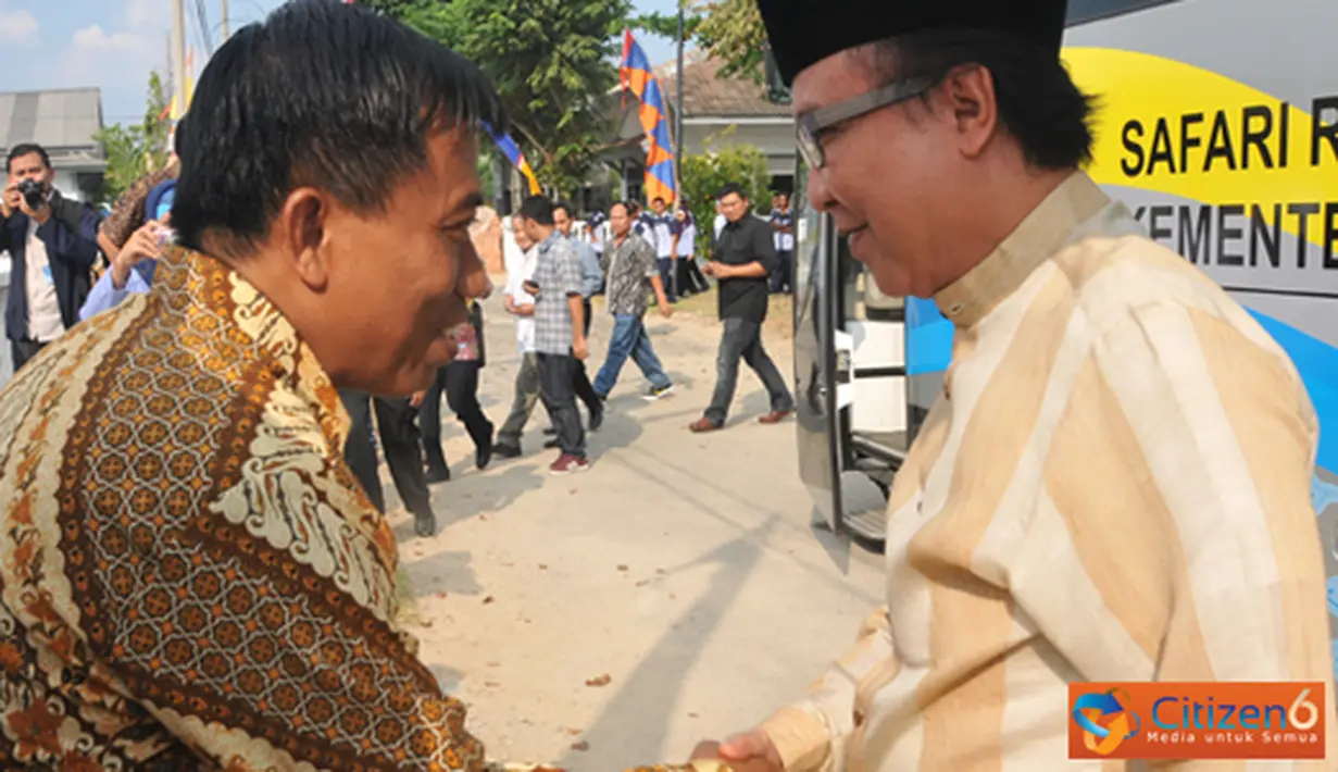 Citizen6, Lampung: Menteri Kelautan dan Perikanan Sharif C Sutardjo pada, Minggu (5/6) melakukan kunjungan Safari Ramadhan ke Balai Besar Pengembangan Budidaya Laut (BBPBL) Lampung. (Pengirim: Efrimal Bahri)