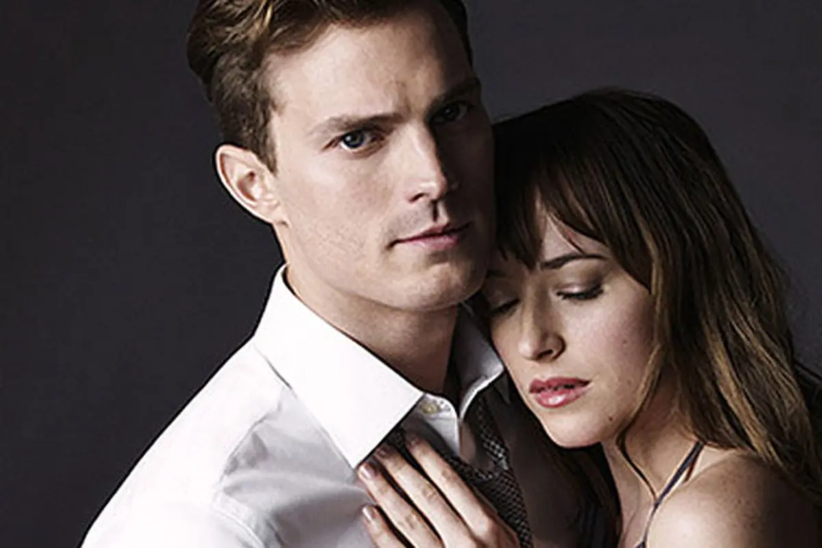 jamie-dornan-dan-dakota-johnson-131220c.