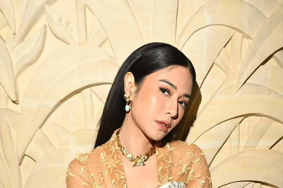 Pesona Dian Sastrowardoyo Tampil Anggun dalam Kebaya, Kartini Masa Kini yang Menginspirasi