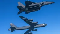 Pesawat Pembom Strategis B-52 Stratofortress Jatuh di California