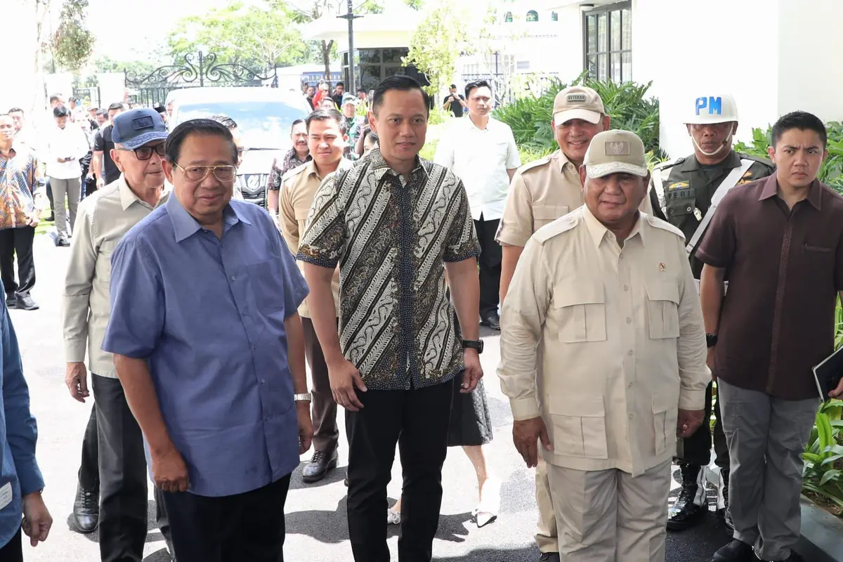 Prabowo Subianto menemui Presiden Keenam RI sekaligus Ketua Majelis Tinggi Partai Demokrat, Susilo Bambang Yudhoyono atau SBY, Sabtu (17/2/2024).